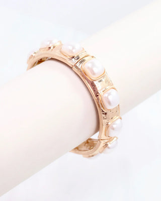 Allie Hammered Gold Stretch Bracelet - Pearl