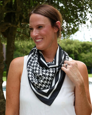 Carrolton Houndstooth Scarf Large - Black/White
